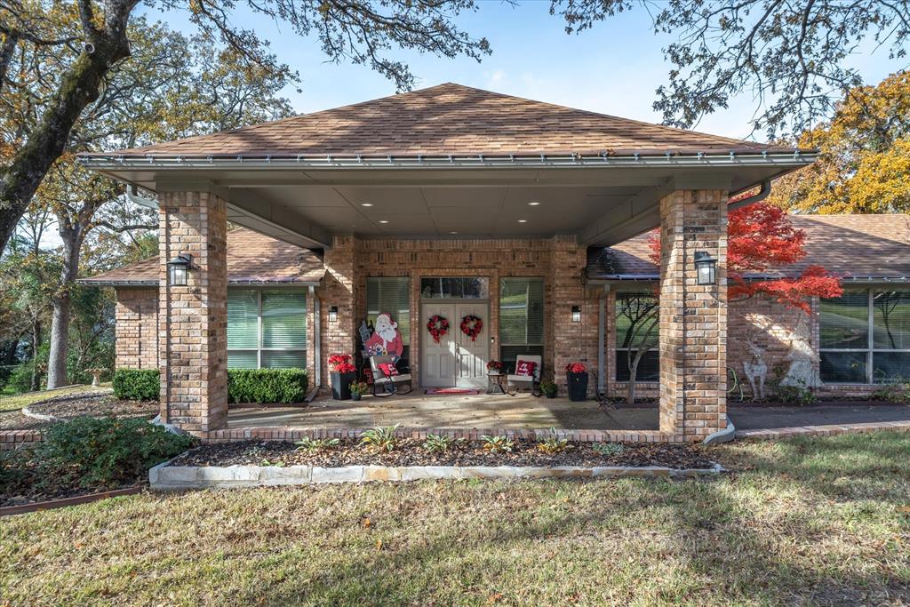 318 Crestview Lane Property Photo 1