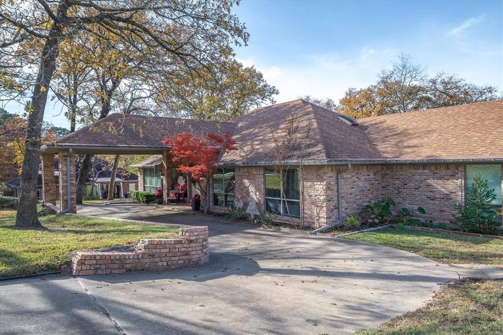 318 Crestview Lane Property Photo 4