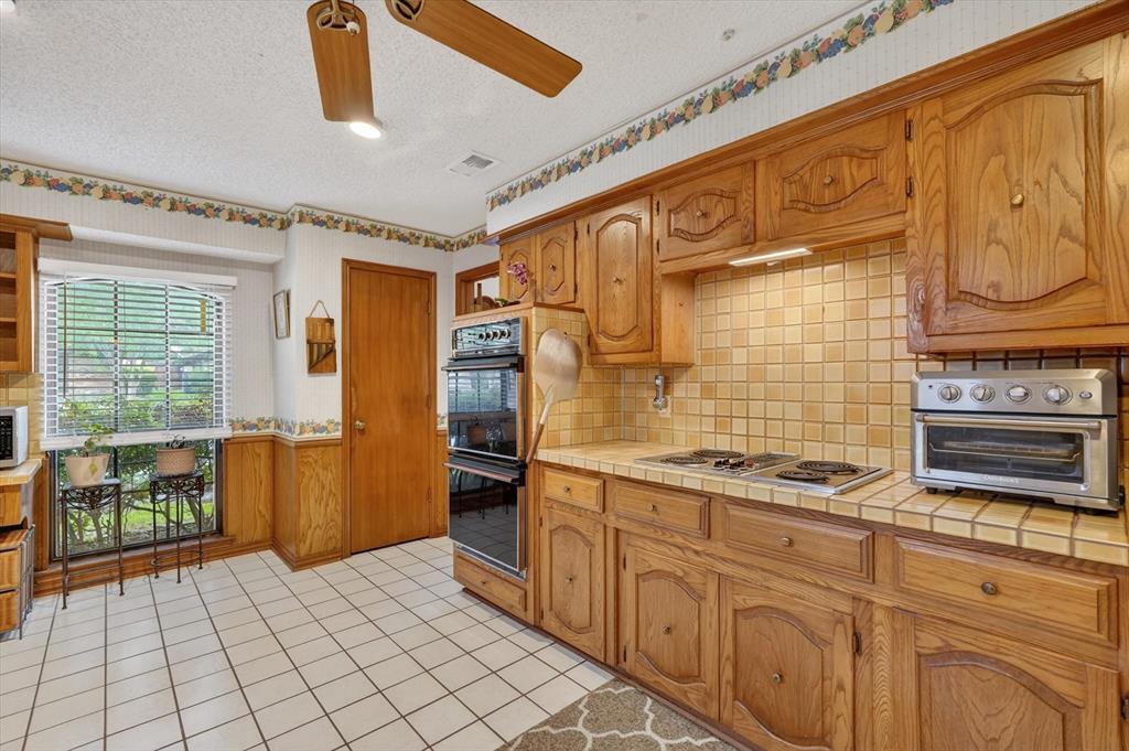 6520 Clearhaven Circle Property Photo 7