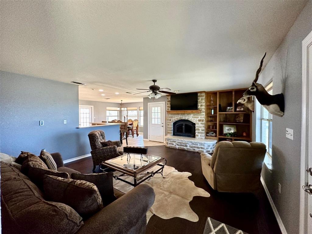 2901 Wind Mill Court Property Photo 3