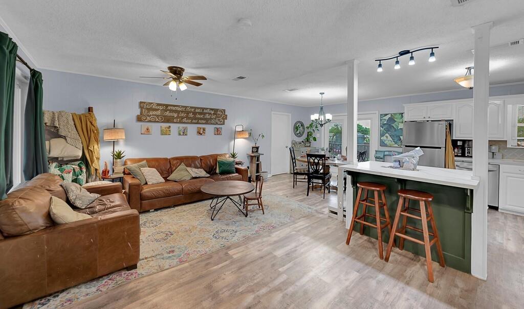 902 S Avenue L Property Photo 2