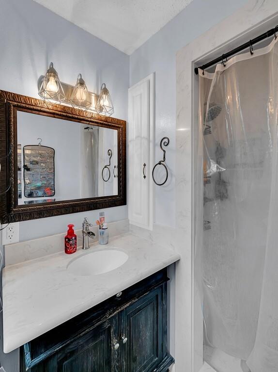 902 S Avenue L Property Photo 14