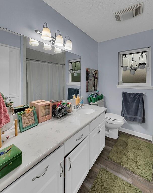 902 S Avenue L Property Photo 16