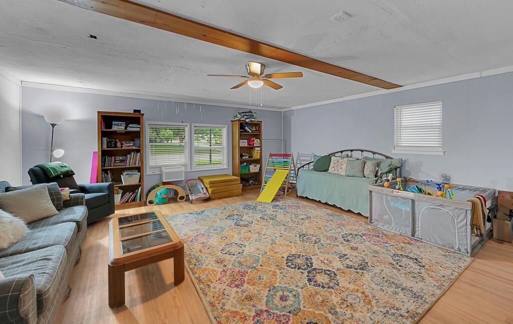 902 S Avenue L Property Photo 18
