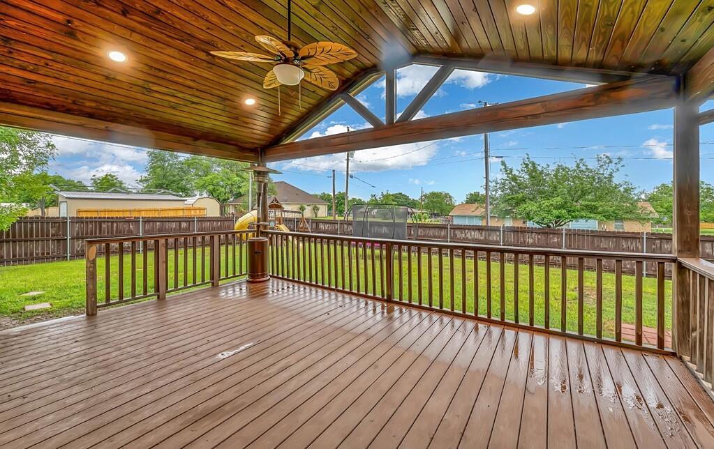 902 S Avenue L Property Photo 21