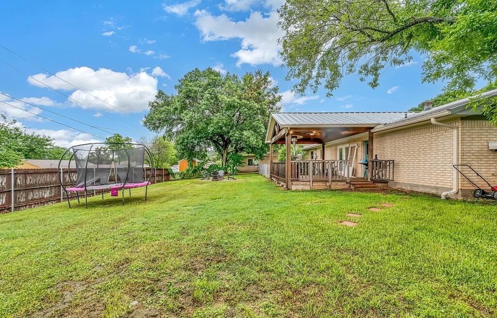 902 S Avenue L Property Photo 23