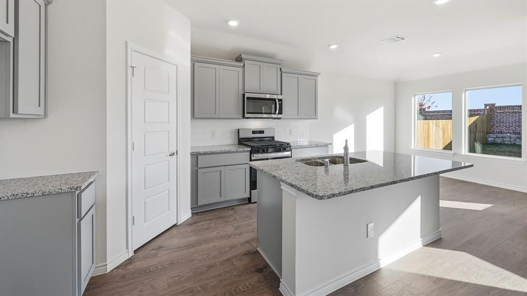 611 Dove Haven Way Property Photo 4