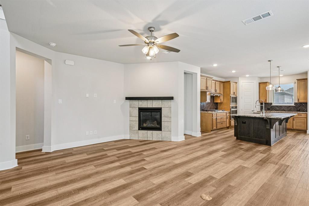 1920 Dappled Grey Avenue Property Photo 6