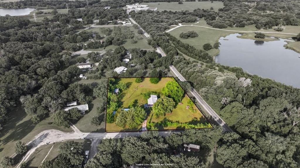 700 Kim Court Property Photo 2