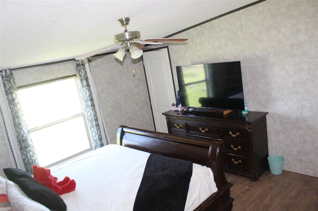 12360 Thomas Lane Property Photo 6