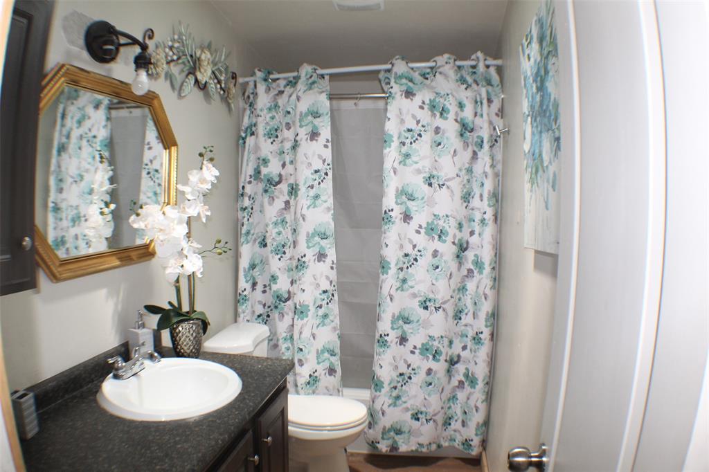 12360 Thomas Lane Property Photo 17