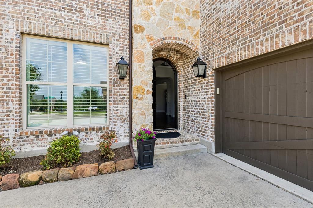5588 Highflyer Hills Trail Property Photo 3