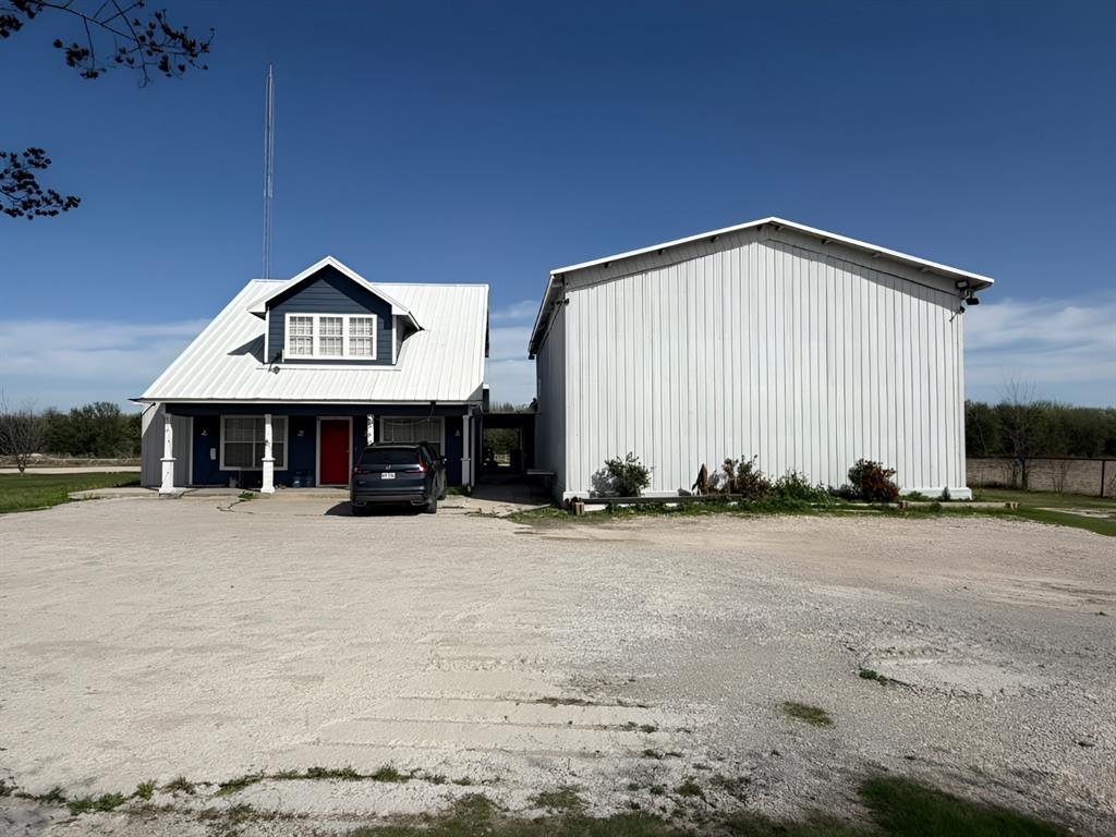 5604 Four Seasons Lane Property Photo 1