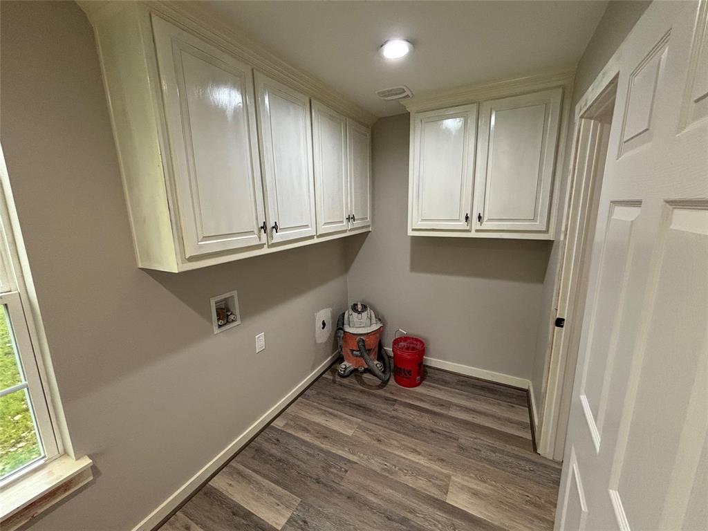 315 S Barry Street Property Photo 9