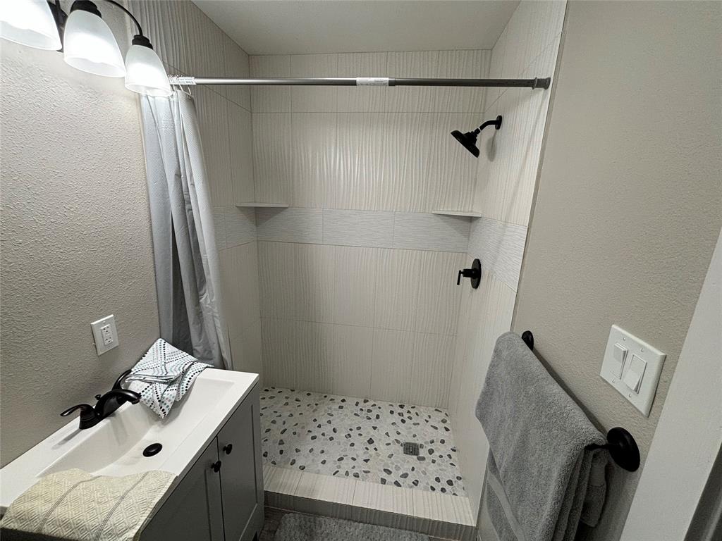 315 S Barry Street Property Photo 11