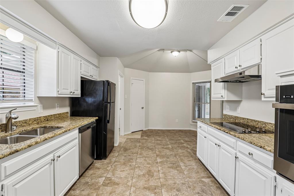 612 E Oak Street Property Photo 5