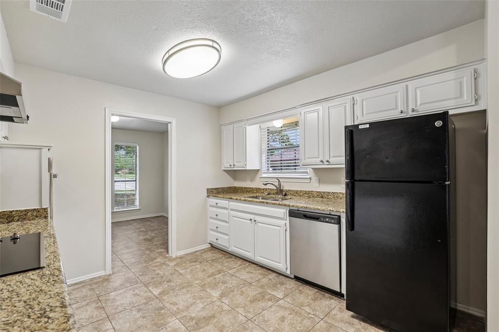612 E Oak Street Property Photo 8