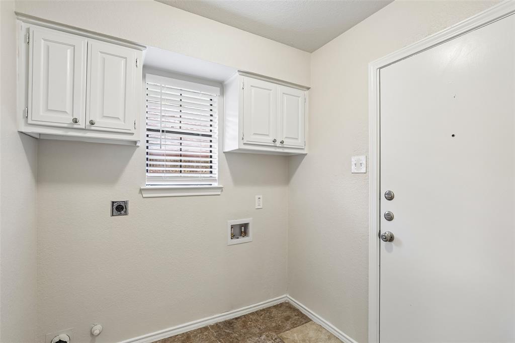 612 E Oak Street Property Photo 9