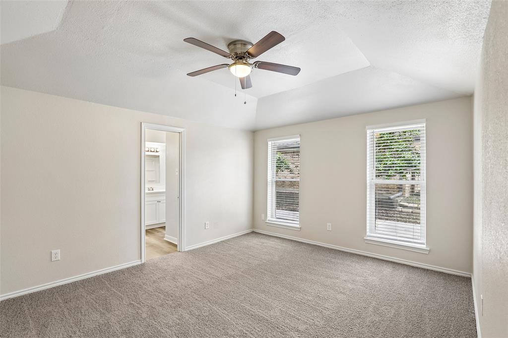 612 E Oak Street Property Photo 11