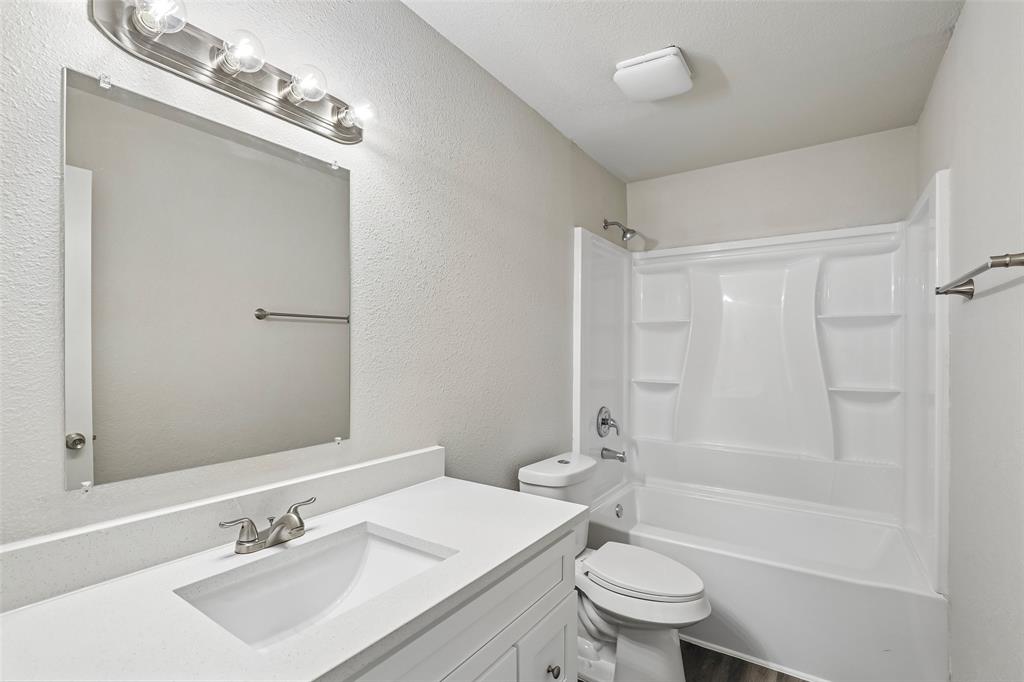 612 E Oak Street Property Photo 16