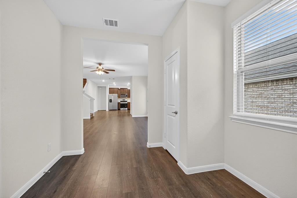 3955 Oak Creek Circle Property Photo 2