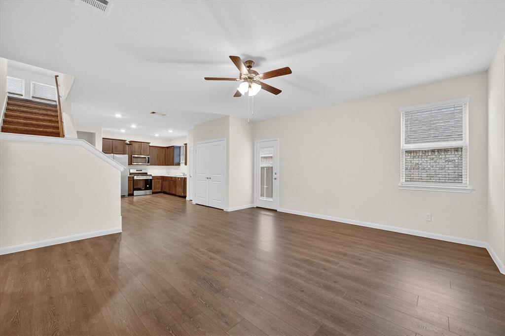3955 Oak Creek Circle Property Photo 3