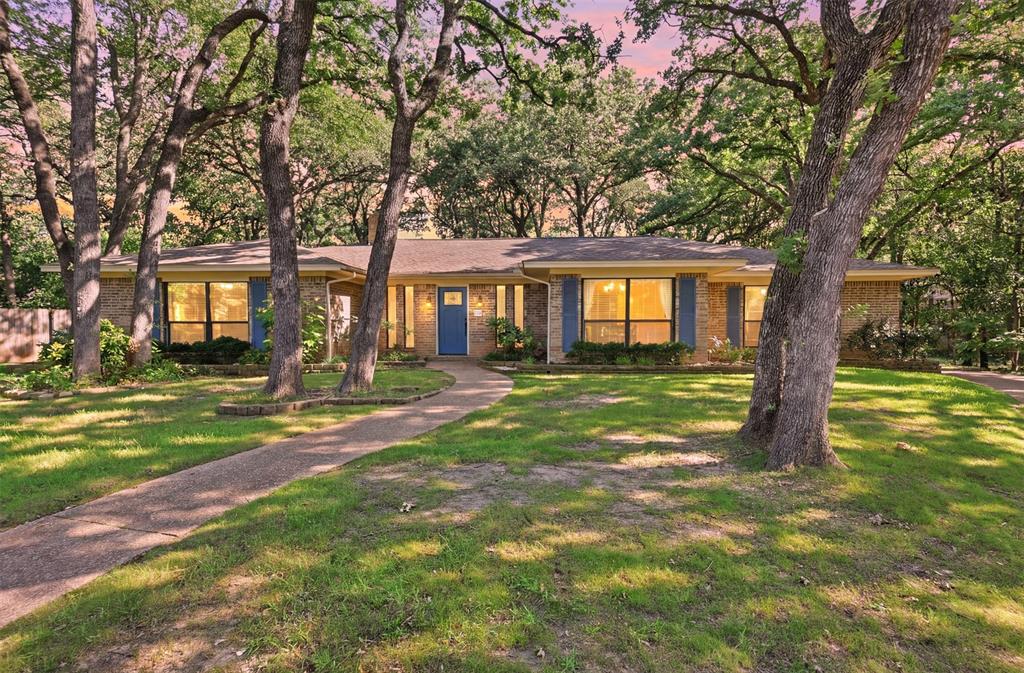 2108 Edgewood Court Property Photo 1