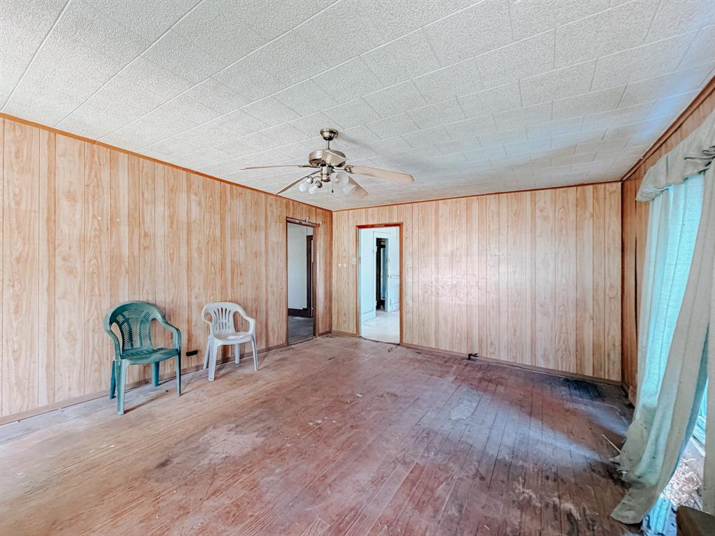 305 N 3rd Street Property Photo 9