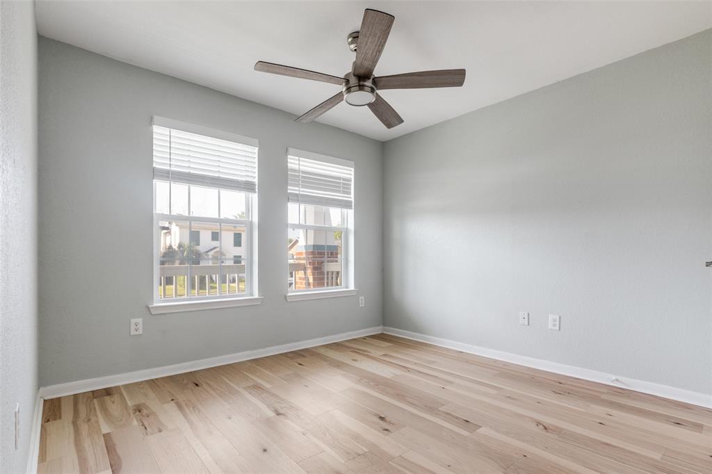 5106 Avenue O Property Photo 11