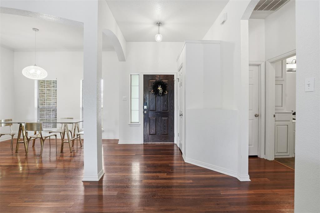 107 Clyde Drive Property Photo 6