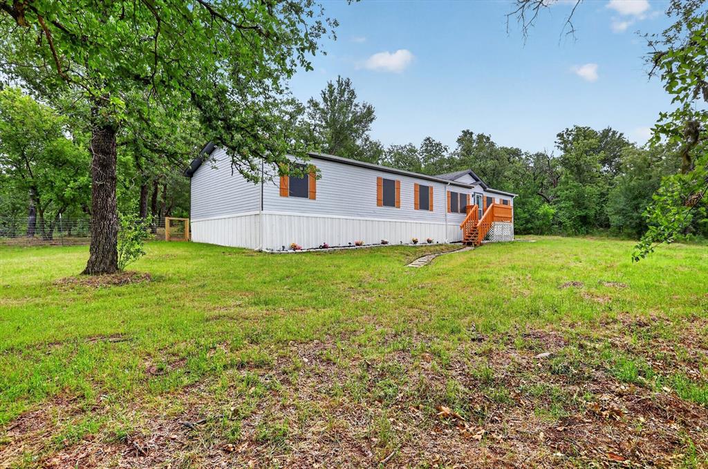1270 Private Road 3627 Property Photo 5