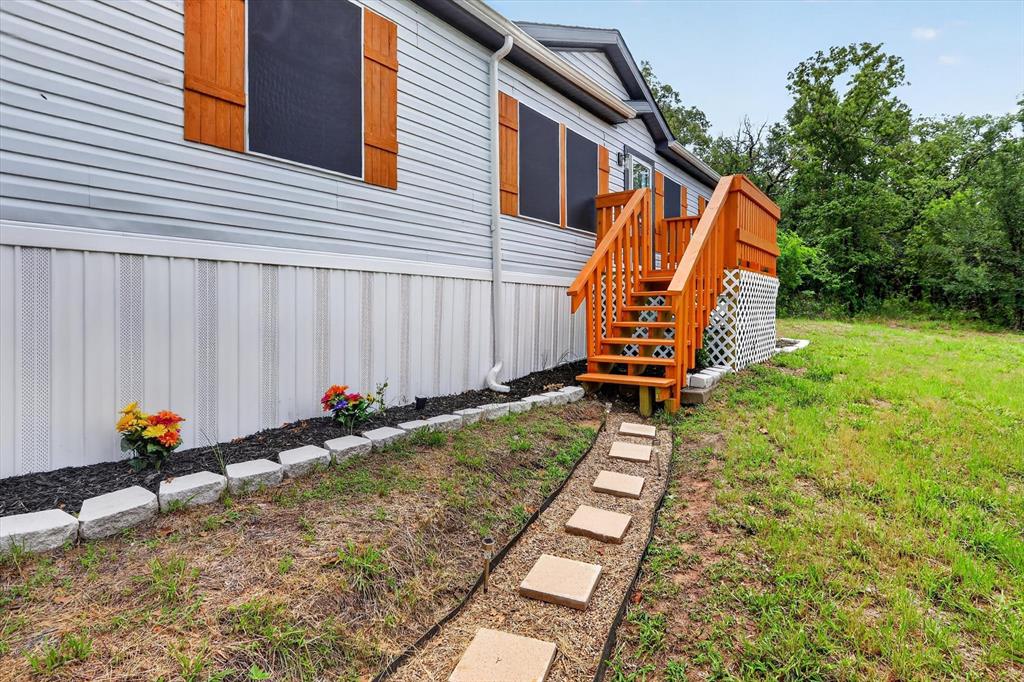 1270 Private Road 3627 Property Photo 6