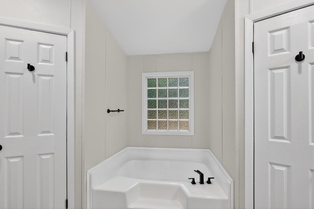 1270 Private Road 3627 Property Photo 20