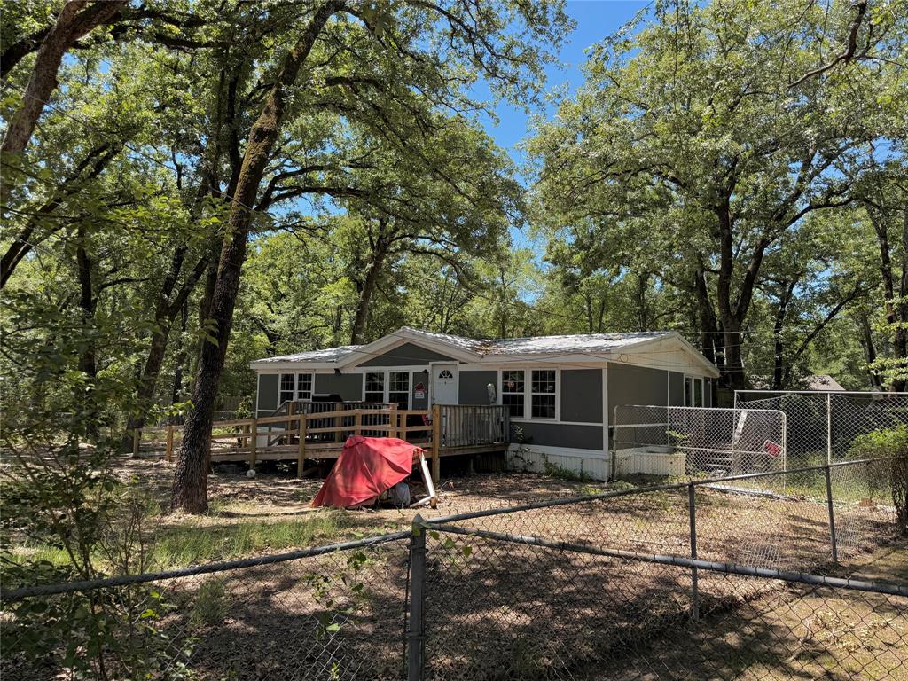 115 Fernwood Drive Property Photo 1