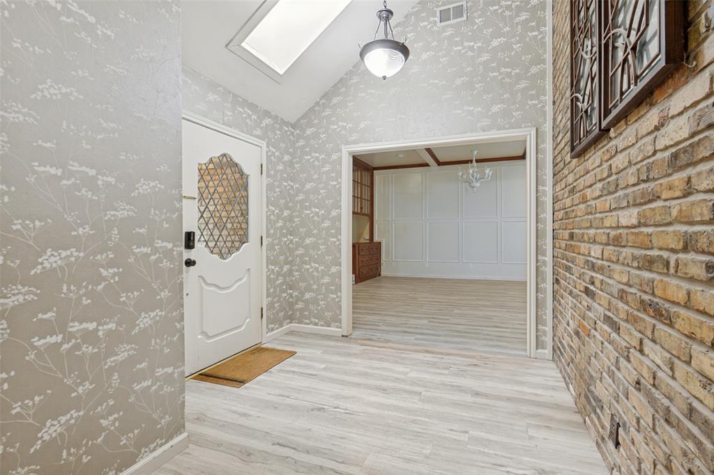 6610 Lake Shore Drive Property Photo 4