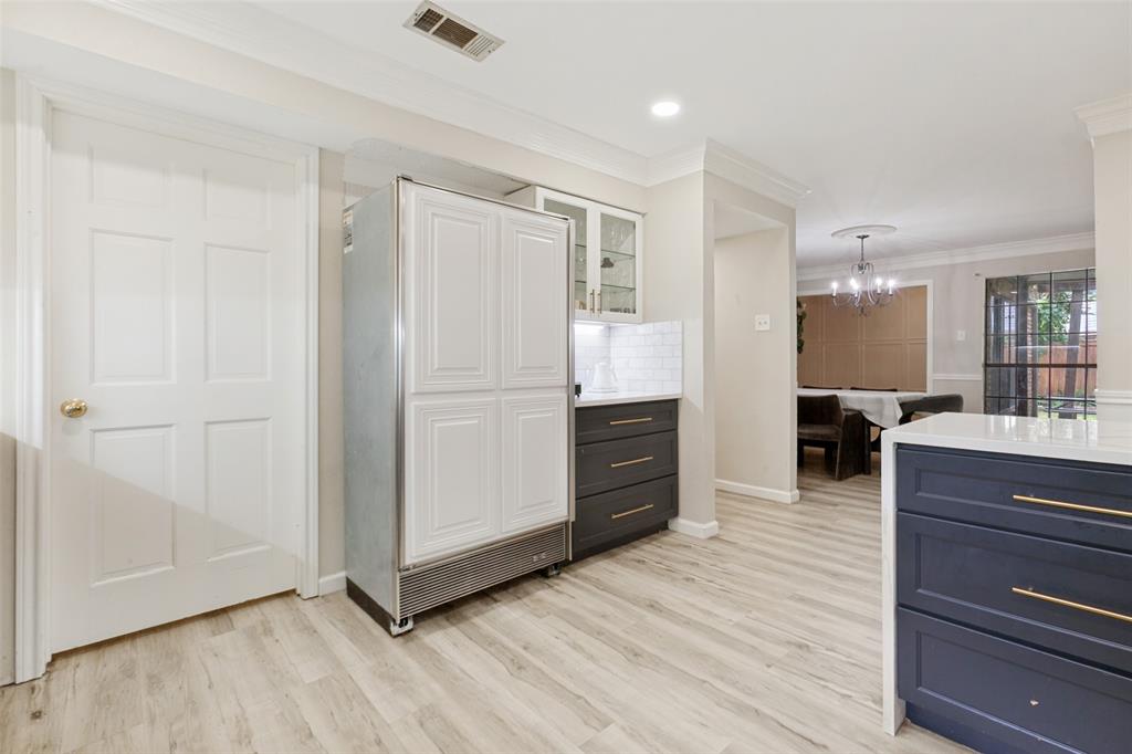 6610 Lake Shore Drive Property Photo 11