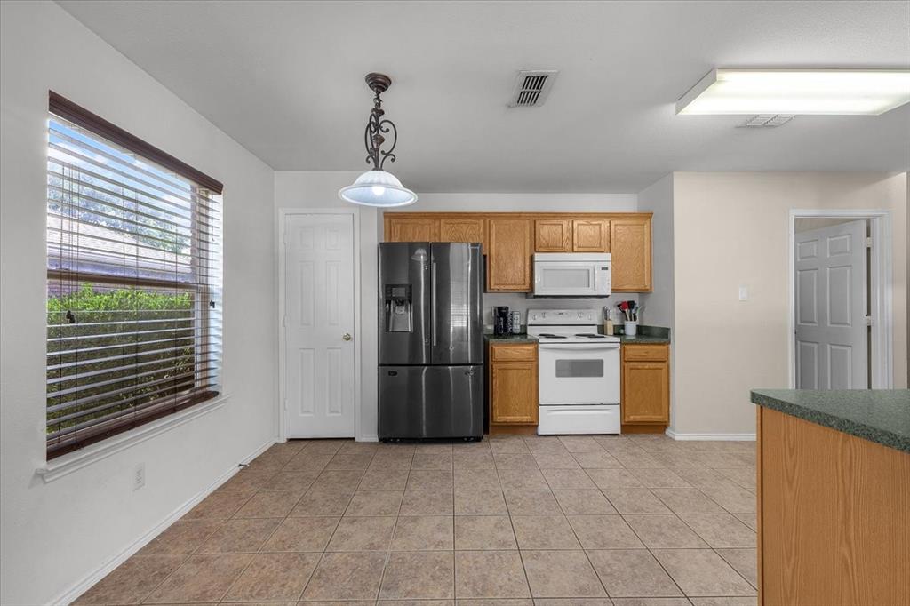 7008 Denver City Drive Property Photo 8
