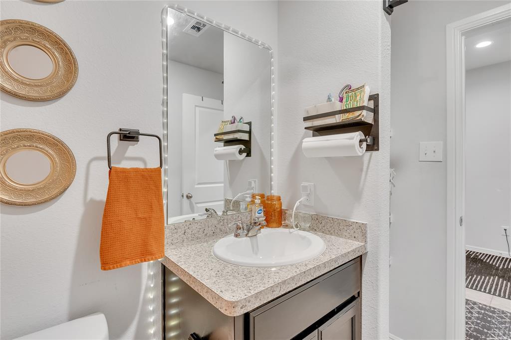 16717 Porterfield Lane Property Photo 8