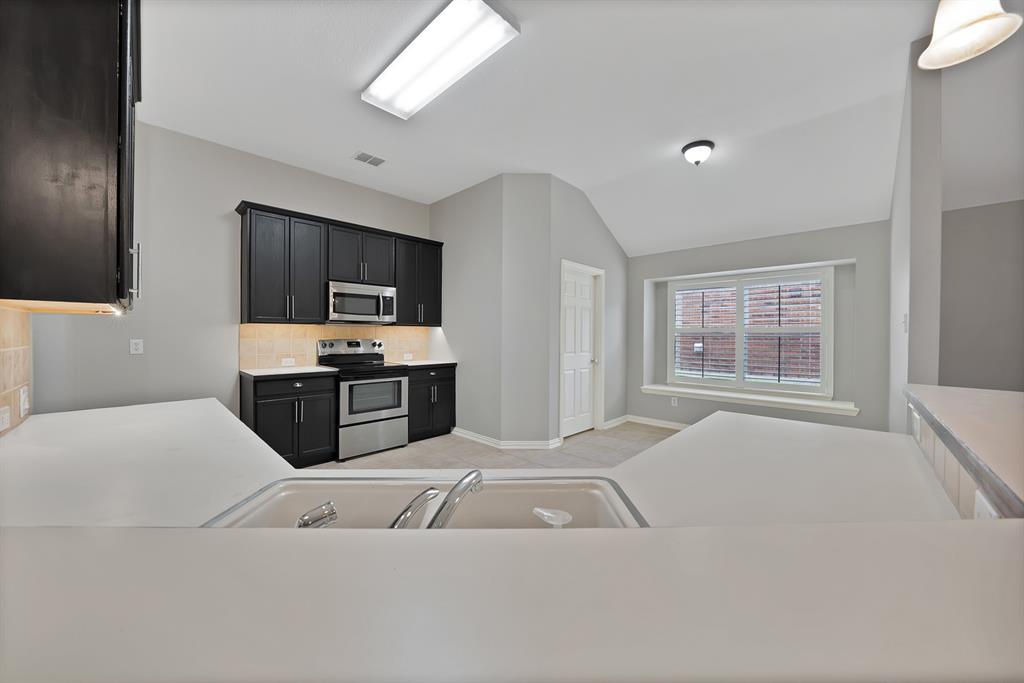 2805 Enchanted Eve Drive Property Photo 8