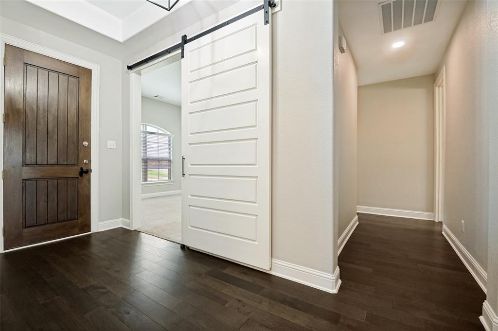 541 Windrow Lane Property Photo 4