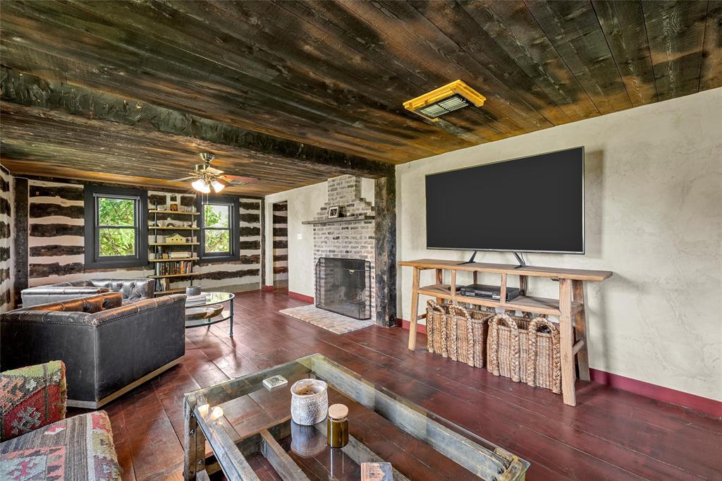 153 County Road 2139 Property Photo 5