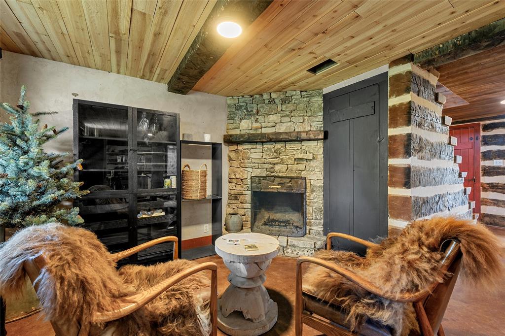 153 County Road 2139 Property Photo 6