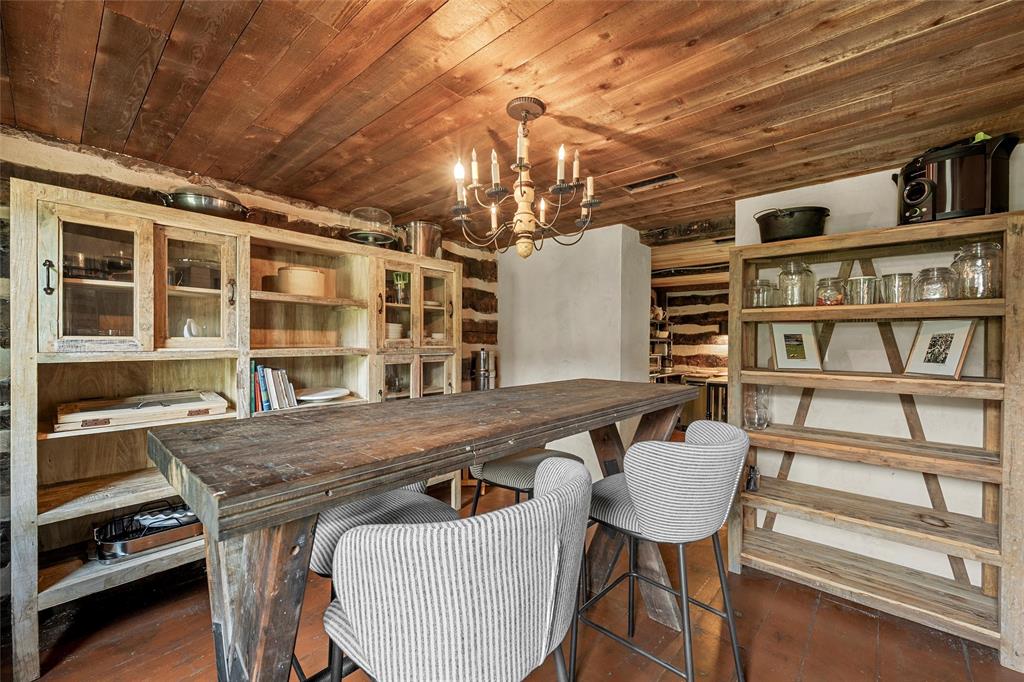 153 County Road 2139 Property Photo 9