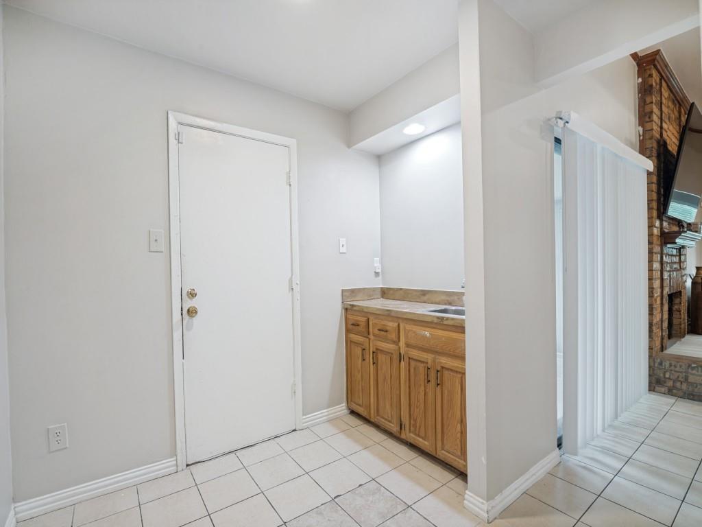 2111 Meredith Lane Property Photo 19