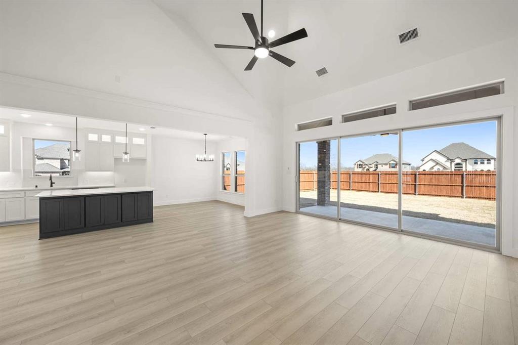 1205 Dolly Drive Property Photo 4