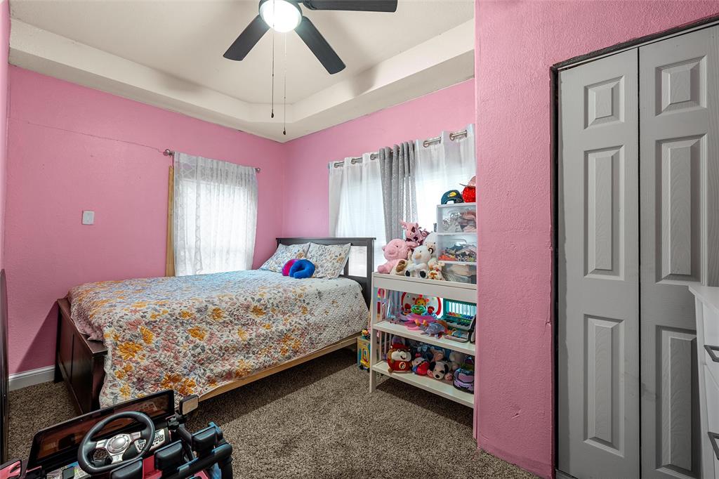 2221 S Park Avenue Property Photo 19
