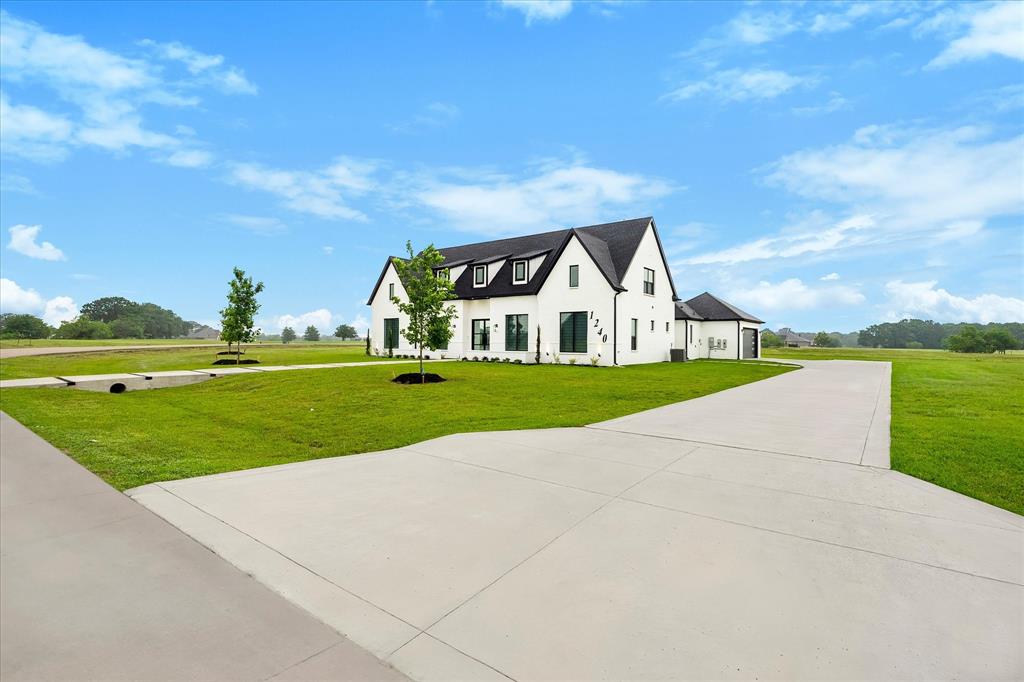 1240 Deerfield Drive Property Photo 3