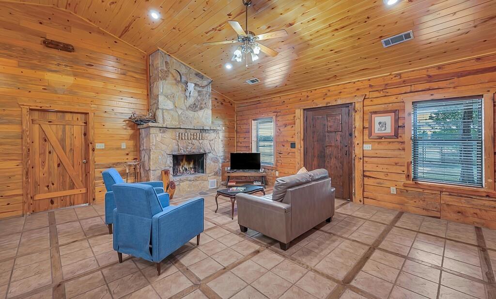 8606 Fm 219 Property Photo 7