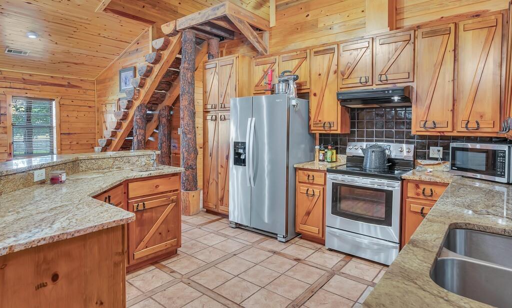 8606 Fm 219 Property Photo 11