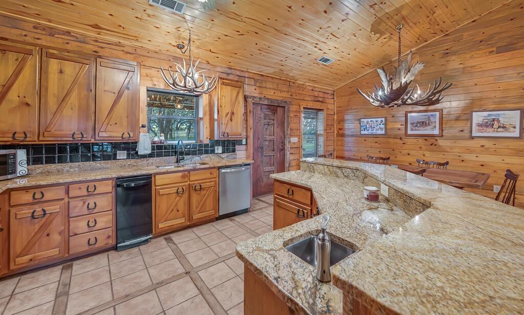 8606 Fm 219 Property Photo 12